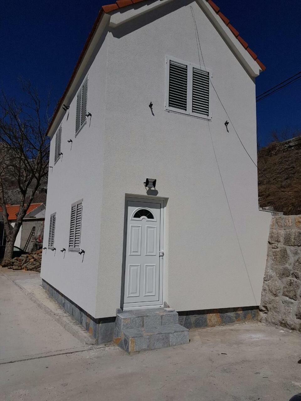 Apartamento Porto Njegusi A2 Cetinje Exterior foto