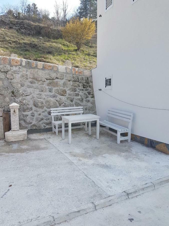 Apartamento Porto Njegusi A2 Cetinje Exterior foto